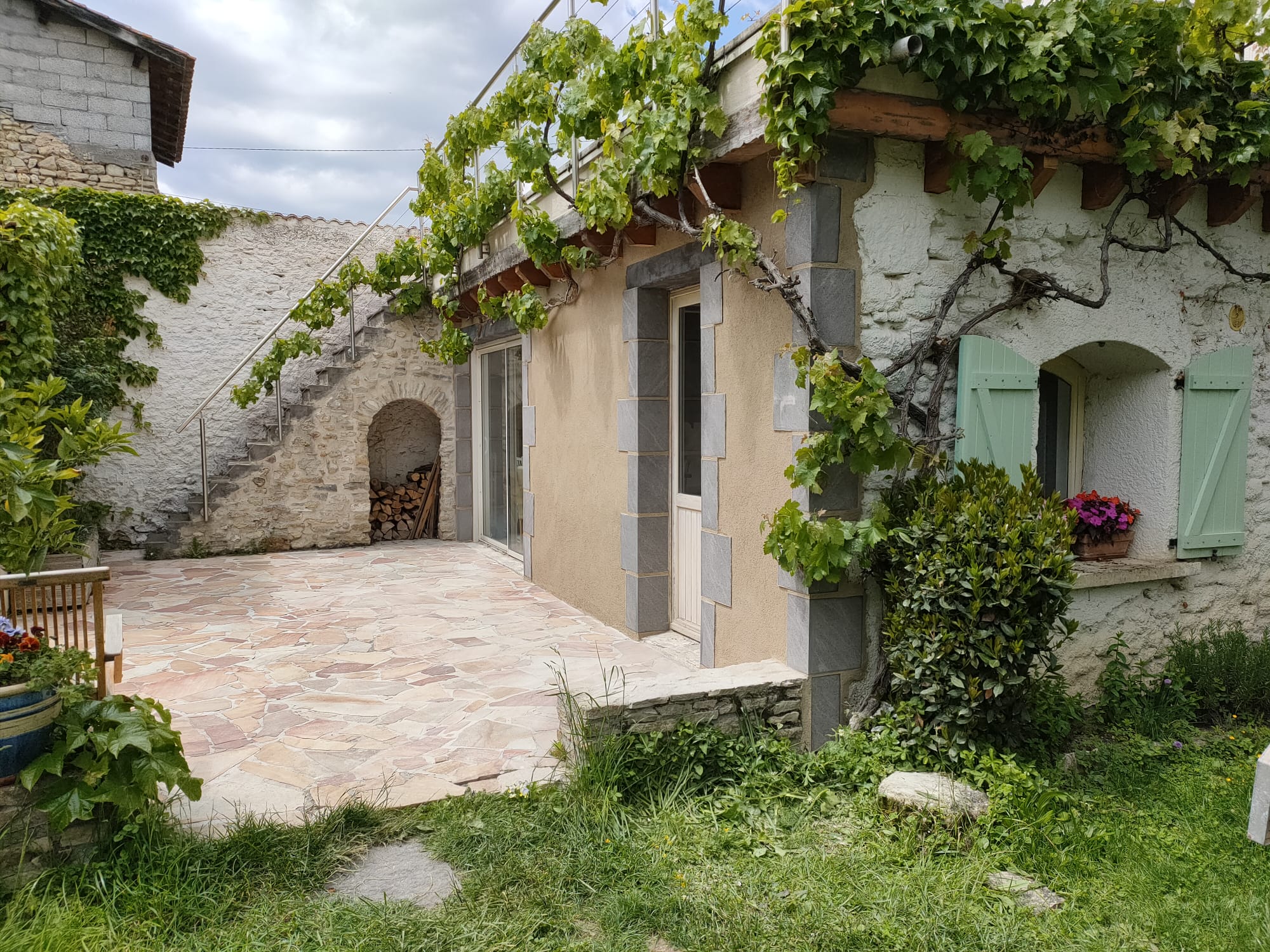 Rénovation de murs en maçonnerie à Joze